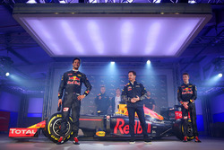 Daniel Ricciardo and Daniil Kvyat with the Red Bull Racing RB12 livery with Christian Horner, Red Bu