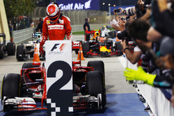 Secondo, Kimi Raikkonen, Ferrari SF16-H, nel parco chiuso
