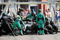 Nico Rosberg, Mercedes AMG F1 W07 Hybrid maakt een pitstop