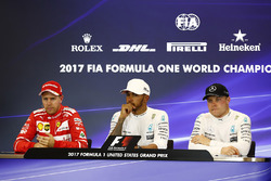 Lewis Hamilton, Mercedes AMG F1, Sebastian Vettel, Ferrari, Valtteri Bottas, Mercedes AMG F1, basın toplantısı