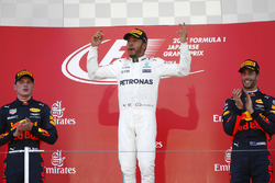 Podium: race winner Lewis Hamilton, Mercedes AMG F1, second place Max Verstappen, Red Bull Racing, t