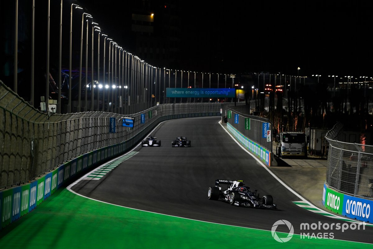 Pierre Gasly, AlphaTauri AT02, Lance Stroll, Aston Martin AMR21, George Russell, Williams FW43B