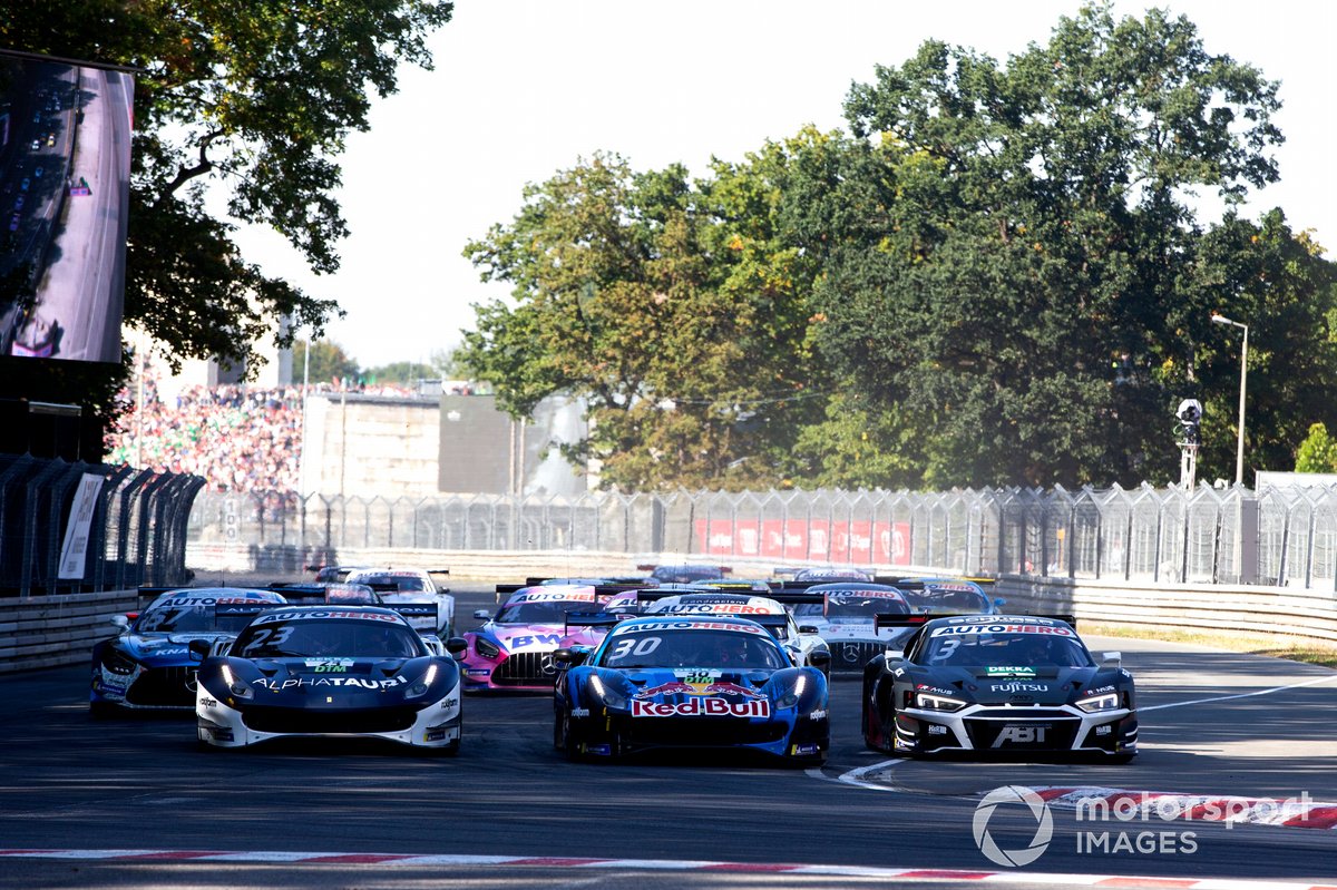 Start action, Nick Cassidy, AF Corse Ferrari 488 GT3 Evo, Liam Lawson, AF Corse Ferrari 488 GT3 Evo, Kelvin van der Linde, Abt Sportsline Audi R8 LMS GT3
