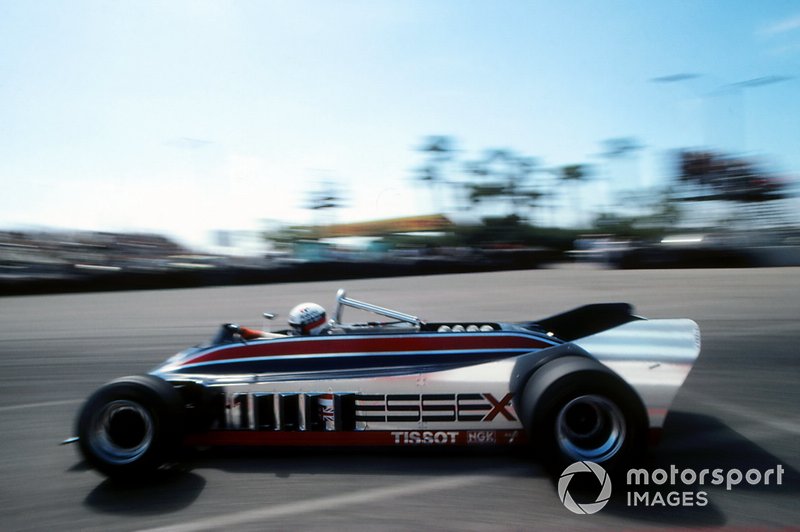 Elio de Angelis, Lotus 88-Ford Cosworth