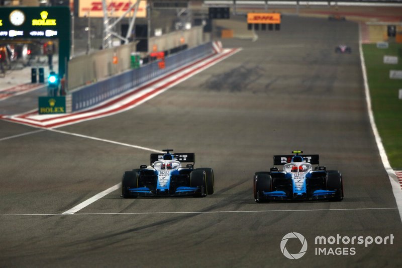 George Russell, Williams Racing FW42, battles with Robert Kubica, Williams FW42