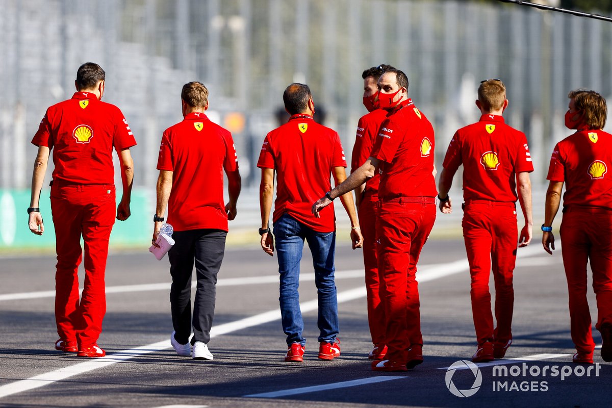 Sebastian Vettel, Ferrari fait sont tour de piste avec son équipe