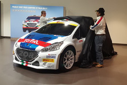 Paolo Andreucci e Anna Andreussi svelano la Peugeot 208 T16