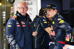 Dr Helmut Marko, Red Bull Motorsport Consultant met Max Verstappen, Red Bull Racing