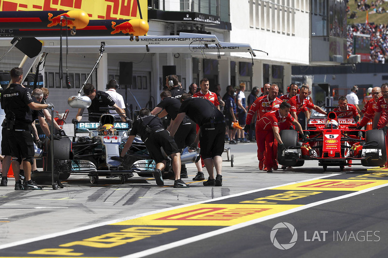 Le monoposto di Lewis Hamilton, Mercedes AMG F1, e Sebastian Vettel, Ferrari