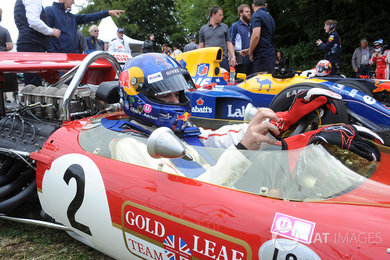 Эдриан Ньюи, Lotus 49