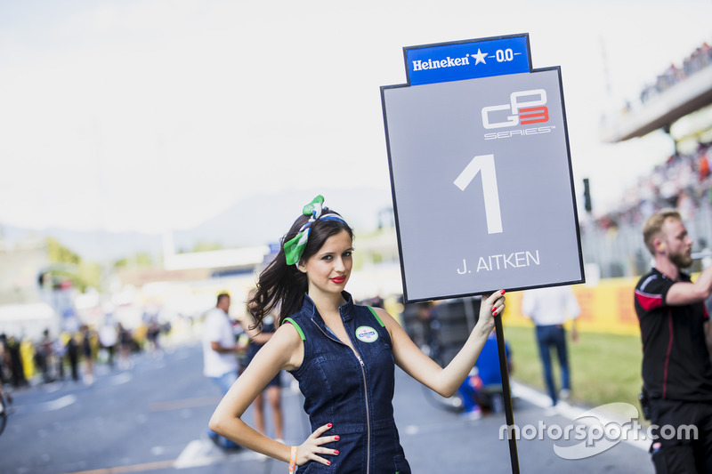 The grid girl of Jack Aitken, ART Grand Prix