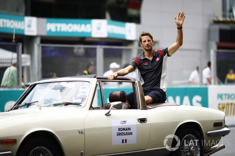 Romain Grosjean, Haas F1 Team, in the drivers parade
