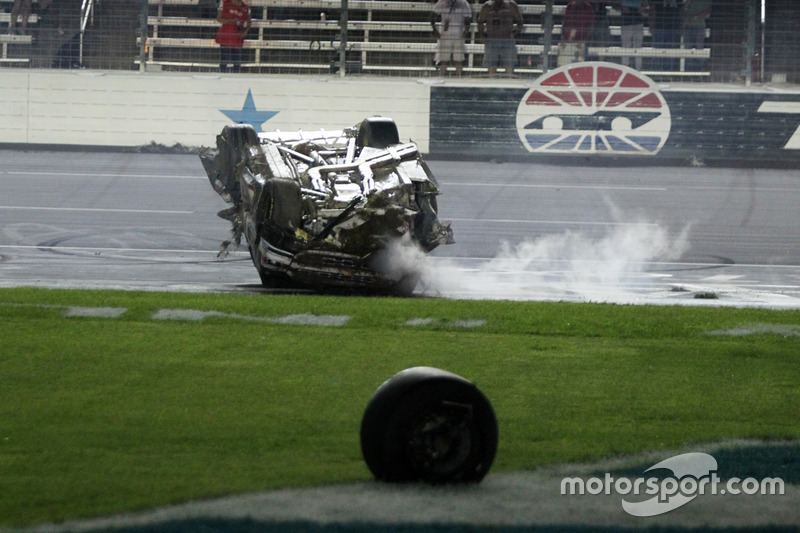Unfall von Timothy Peters, MDM Motorsports Chevrolet