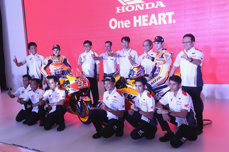 Marc Marquez, Repsol Honda Team, Dani Pedrosa, Repsol Honda Team az Astra Honda Motor tagokkal