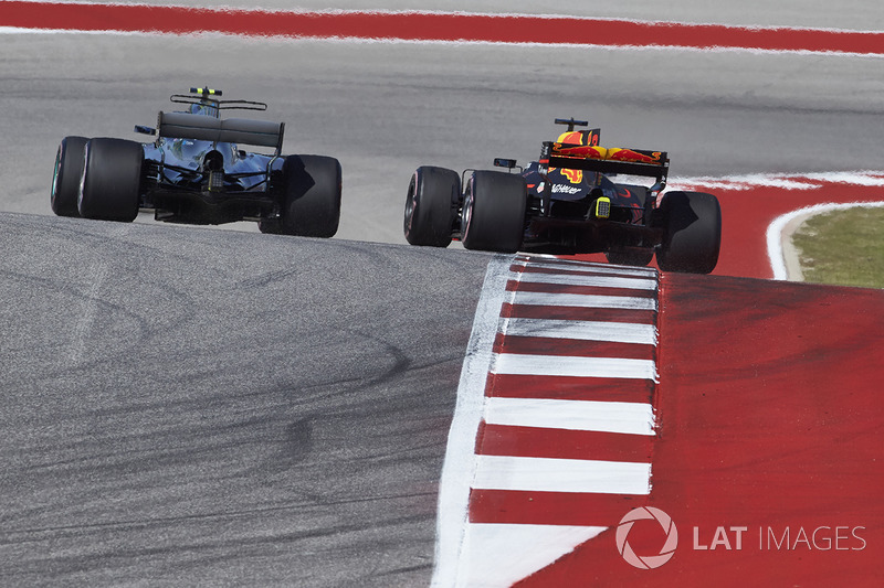 Даніель Ріккардо, Red Bull Racing RB13, Валттері Боттас, Mercedes AMG F1 W08