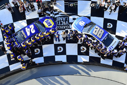 Pole Position für Chase Elliott, Hendrick Motorsports, Chevrolet; 2. Dale Earnhardt Jr., Hendrick Mo
