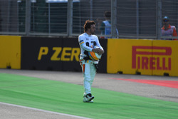 Fernando Alonso, McLaren 2. antrenmanda yolda kalıyor