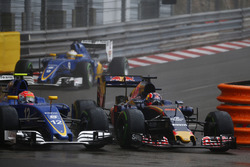 Felipe Nasr, Sauber F1 Team C35 en Daniil Kvyat, Scuderia Toro Rosso STR11