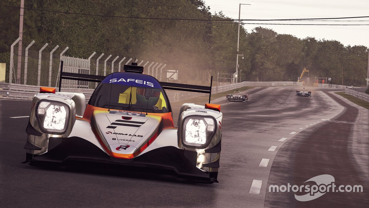 Lando Norris y Max Verstappen participaron en diversas carreras virtuales.