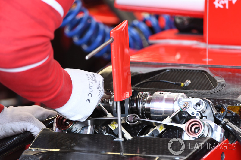 Ferrari SF70H ön süspansiyon detayı