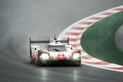 #2 Porsche Team Porsche 919 Hybrid: Timo Bernhard, Earl Bamber, Brendon Hartley