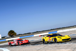 #4 Corvette Racing, Chevrolet Corvette C7.R: Oliver Gavin, Tommy Milner, Marcel Fässler; #31 Action