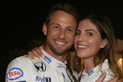 Jenson Button, McLaren, mit seiner Freundin Brittny Ward