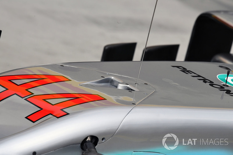 Mercedes-Benz F1 W08 Hybrid burun detay