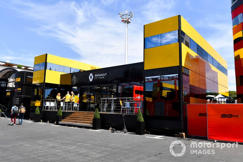 Моторхоум Renault F1 Team
