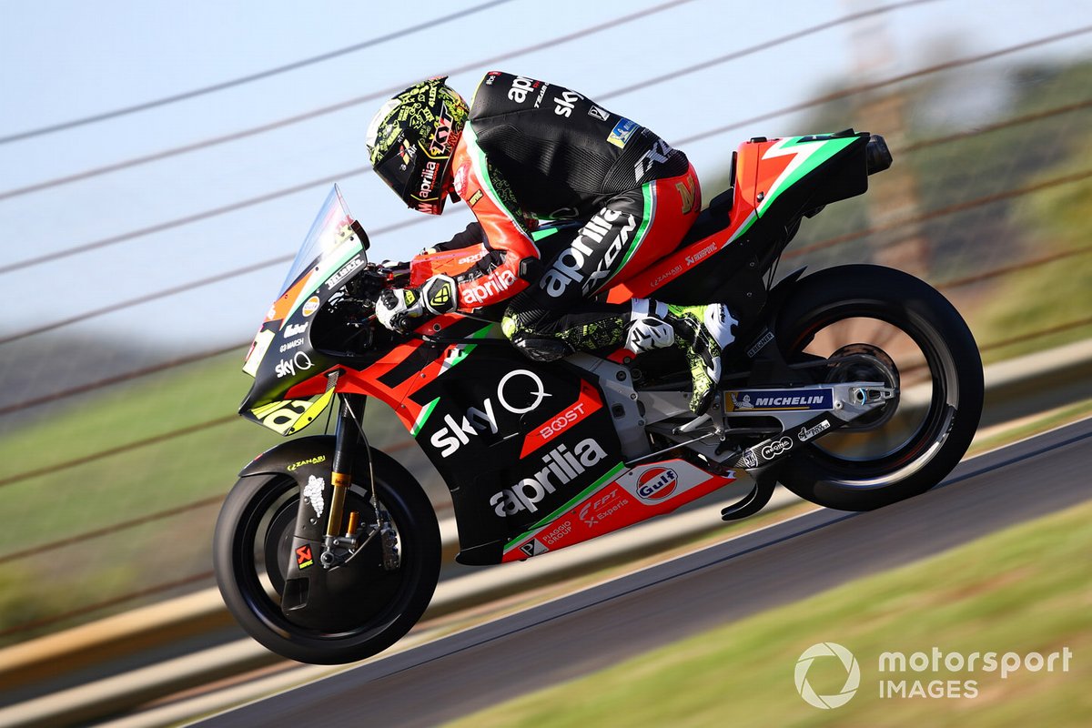 Pembalap Aprilia Racing, Aleix Espargaro, saat tampil dalam MotoGP Portugal 2020.