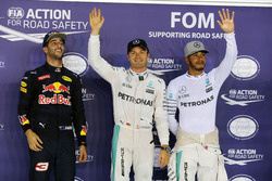 I primi tre delle Qualifiche nel parco chiuso (da sx a dx): Daniel Ricciardo, Red Bull Racing, secon