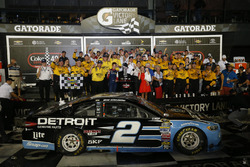 Sieger Brad Keselowski, Team Penske, Ford