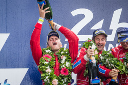 LMGT Am podium: Klassewinnaars #62 Scuderia Corsa Ferrari 458 Italia: Bill Sweedler, Jeff Segal, Tow