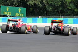 Max Verstappen, Red Bull Racing RB12, Kimi Raikkonen, Ferrari SF16-H