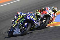 Valentino Rossi, Yamaha Factory Racing; Andrea Iannone, Ducati Team