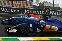 Marcus Ericsson, Sauber C35; Pascal Wehrlein, Manor Racing MRT05