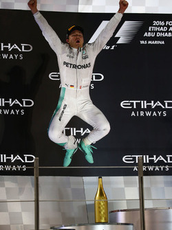 Podium: second place and new world champion Nico Rosberg, Mercedes AMG Petronas F1 W07