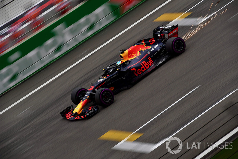 Даніель Ріккардо, Red Bull Racing RB14, іскрить