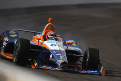 Crash: J.R. Hildebrand, Dreyer & Reinbold Racing Chevrolet