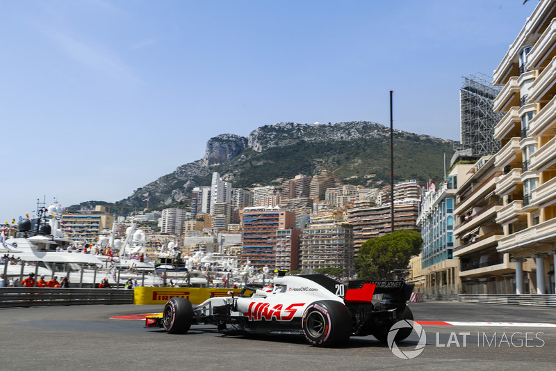 <img src="https://cdn-1.motorsport.com/static/custom/car-thumbs/F1_2018/TESTS/haas.png" alt="" width="250" /> Haas
