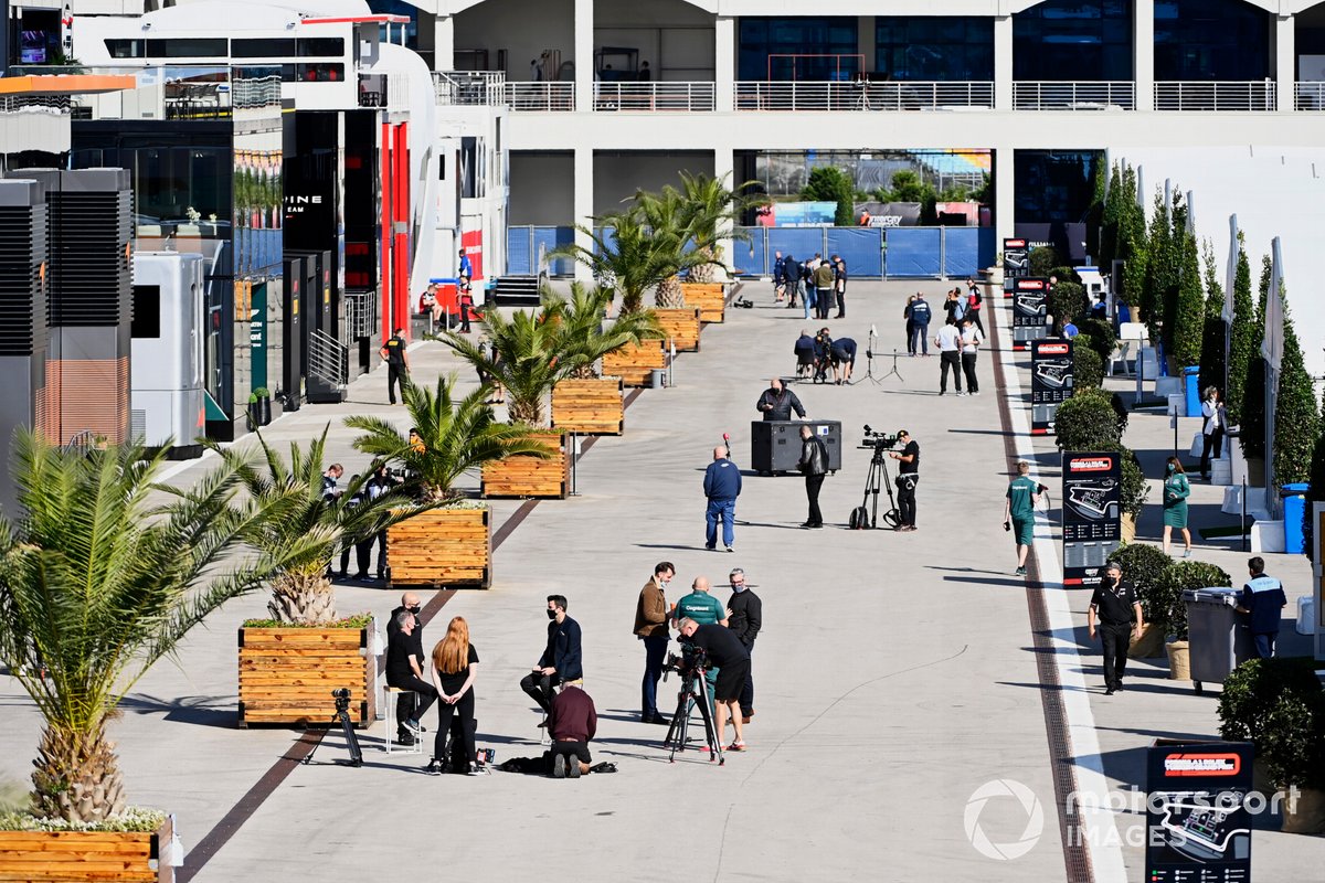 El paddock había vuelto un poco a la normalidad al final de la temporada después de algunos eventos tranquilos, incluyendo Turquía