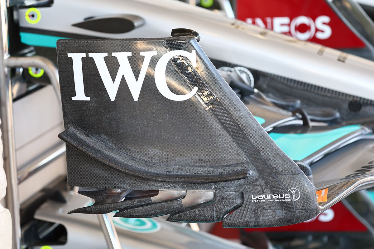 Mercedes W13 - detail van de endplate.