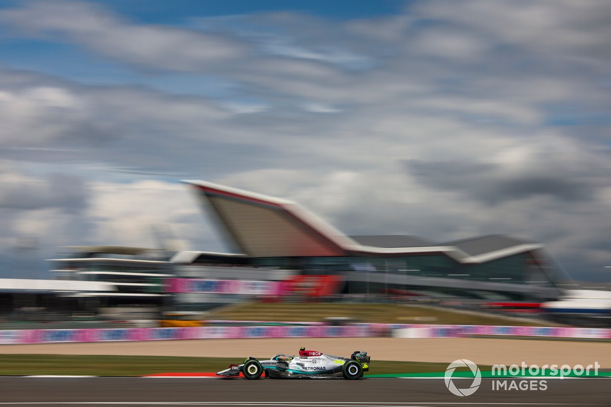 Lewis Hamilton, Mercedes W13