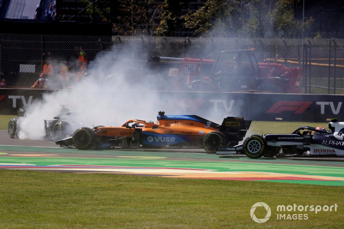 El incidente entre Valtteri Bottas y Daniel Ricciardo en la arrancada en México.
