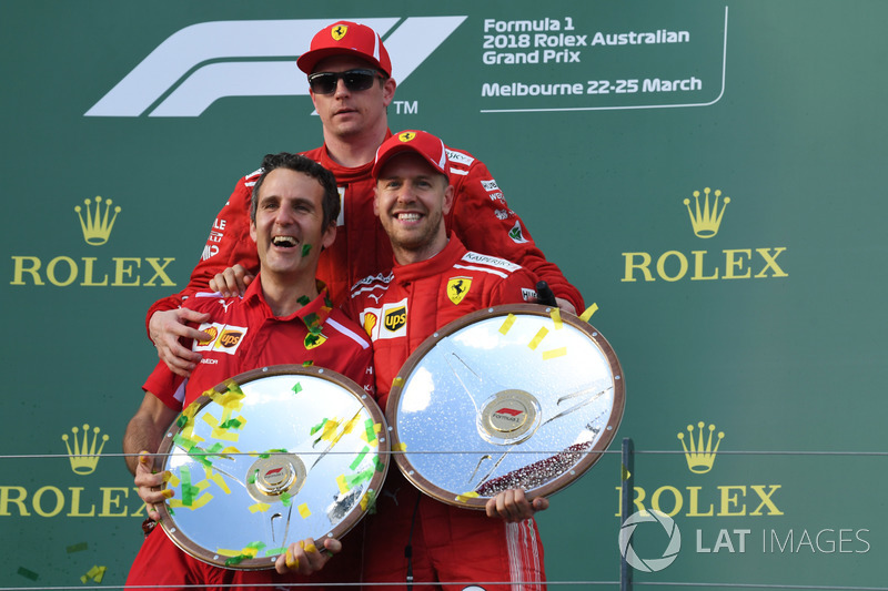 Inaki Rueda, stratega Ferrari, Sebastian Vettel, Ferrari e Kimi Raikkonen, Ferrari festeggiano sul podio con i trofei