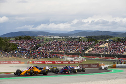 Стоффель Вандорн, McLaren MCL33, Естебан Окон, Force India VJM11, П'єр Гаслі, Toro Rosso STR13