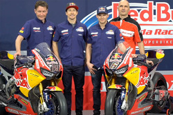 Nicky Hayden, Honda World Superbike Team; Stefan Bradl, Honda World Superbike Team (Screenshot)