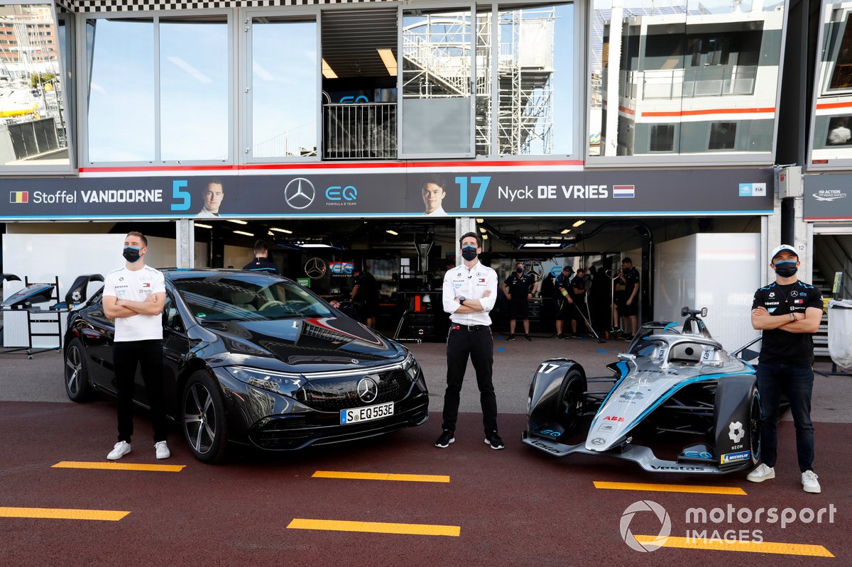 Stoffel Vandoorne, Mercedes-Benz EQ, Team Principal Ian James, Nyck de Vries, Mercedes-Benz EQ