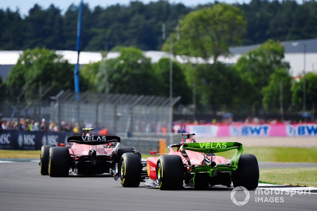 Carlos Sainz, Ferrari F1-75, Charles Leclerc, Ferrari F1-75