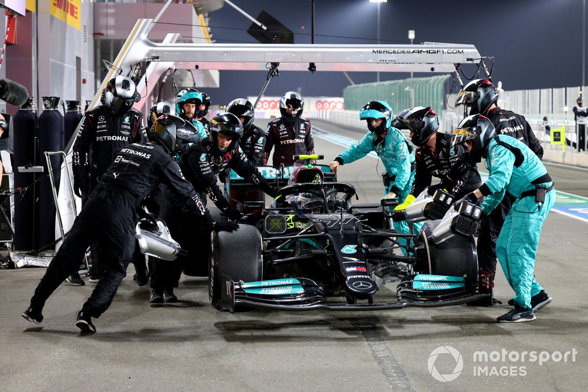 Valtteri Bottas, Mercedes W12, ai box